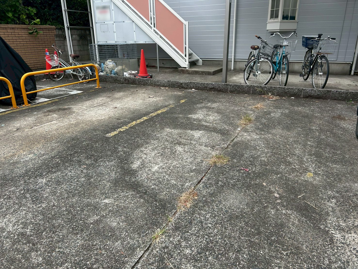 駐車場ライン工事　施工前