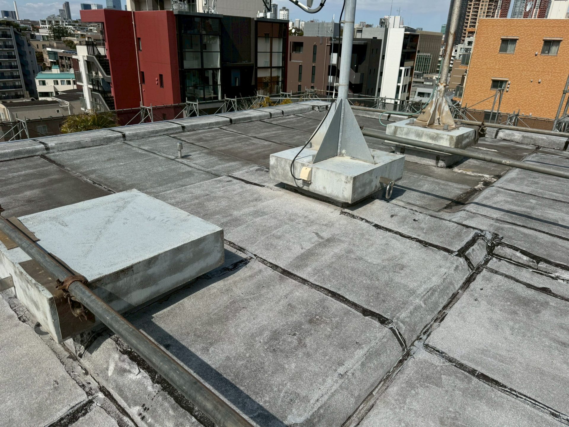 屋上　アスファルトシート防水工事　施工前
