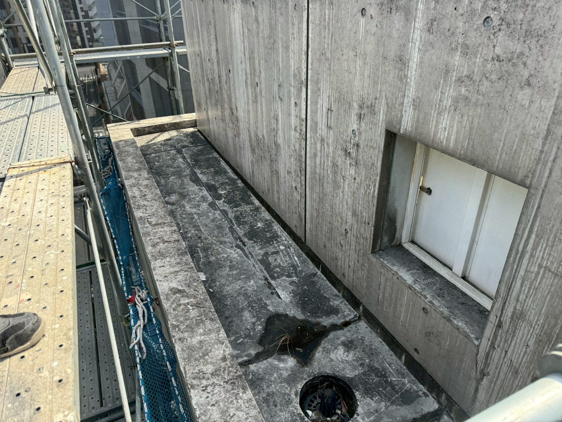 庇　ウレタン防水工事　施工前