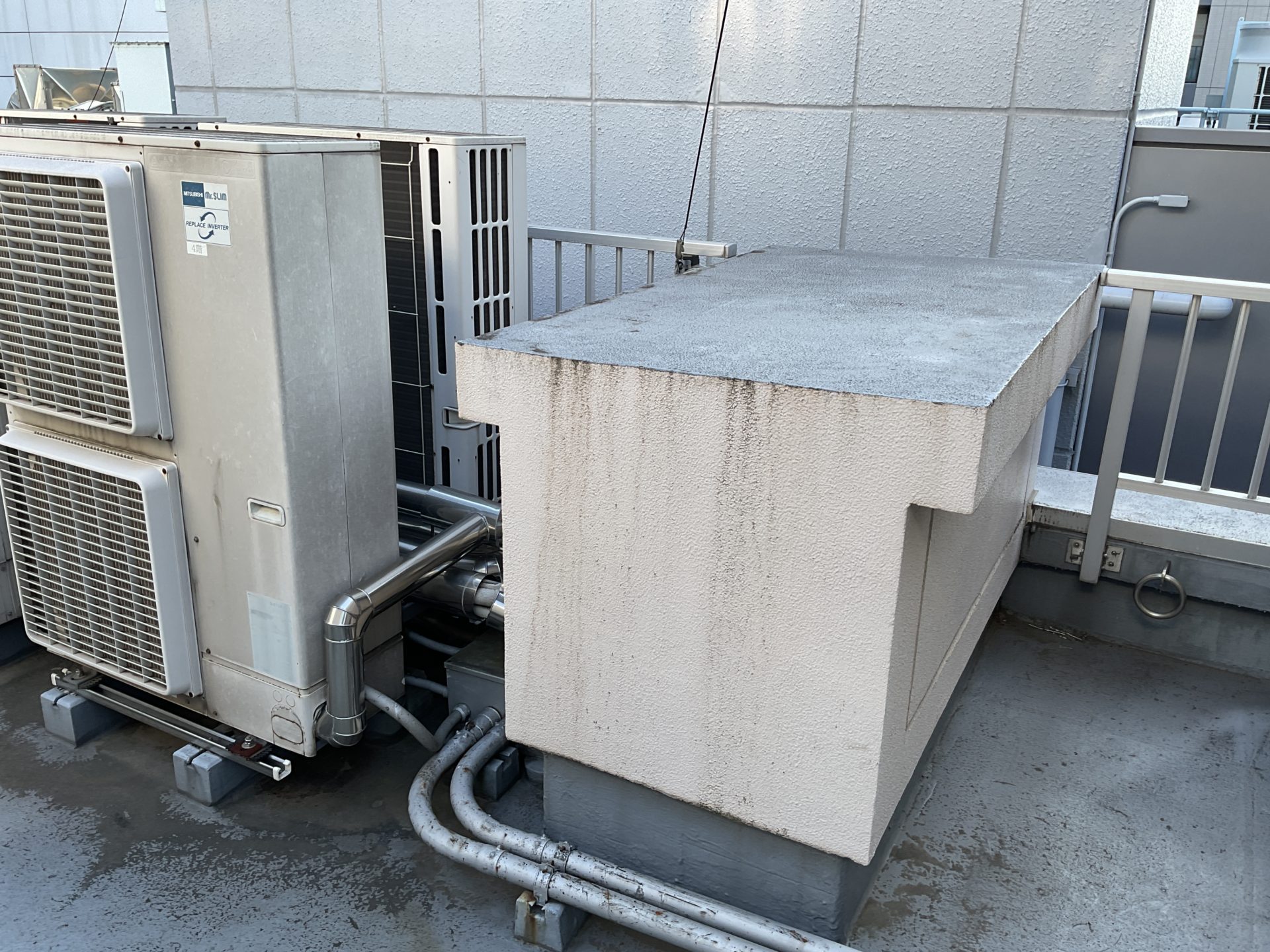 屋上　エレーベーター屋根　施工前