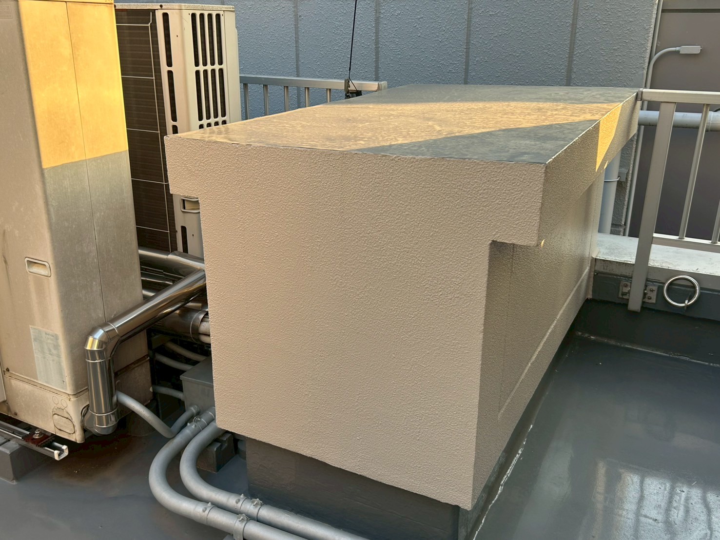 屋上　エレーベーター屋根　施工完了