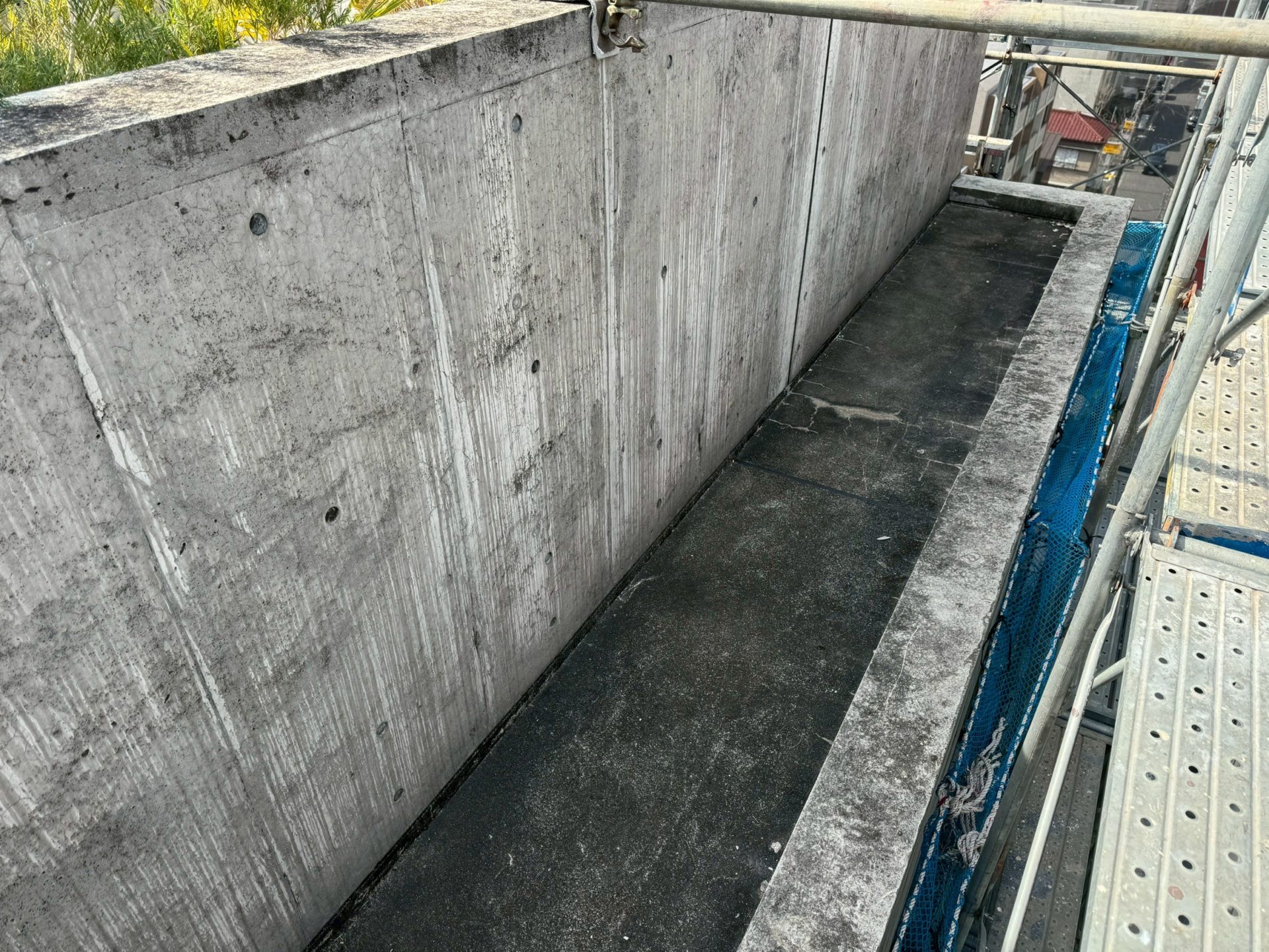 庇　ウレタン防水工事　施工前