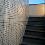避難階段　長尺シート工事　施工前