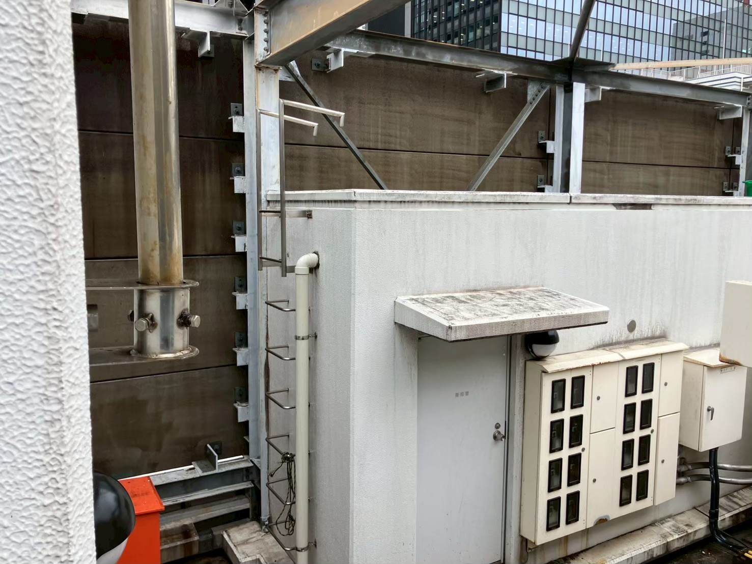 屋上　鉄部塗装工事　施工前