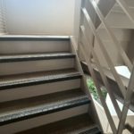 避難階段　長尺シート工事　施工完了