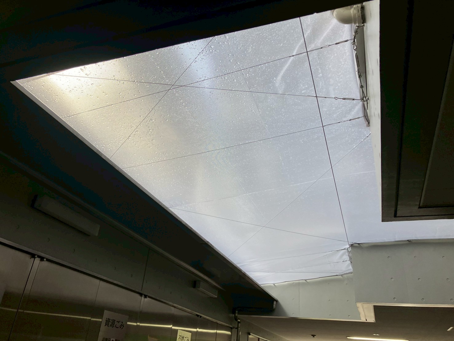 駐車場廻り　トップライト設置　施工完了