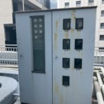 キュービクル　鉄部塗装工事　施工前