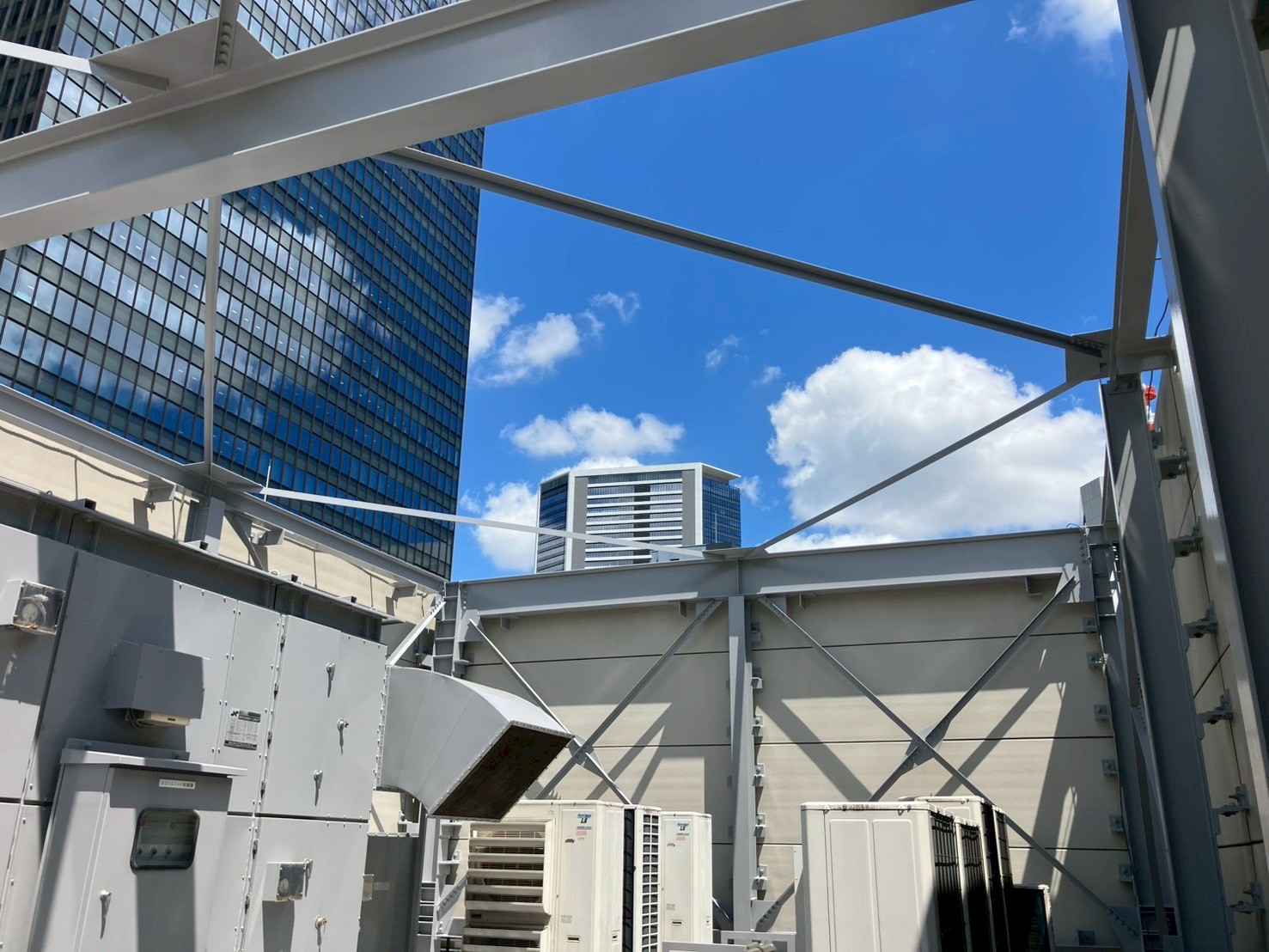 屋上　鉄部塗装工事　施工完了