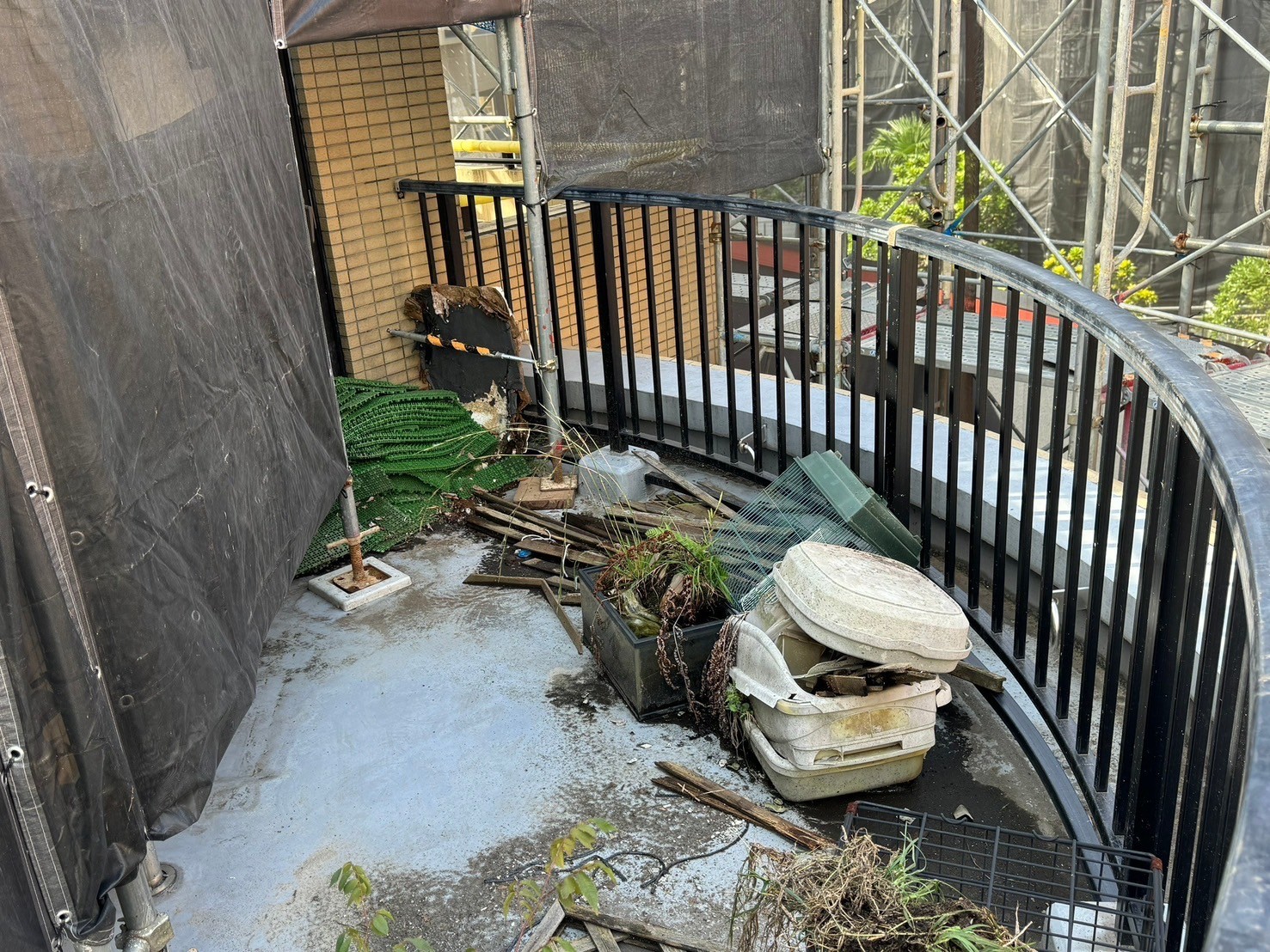 ルーフバルコニー防水工事　施工前