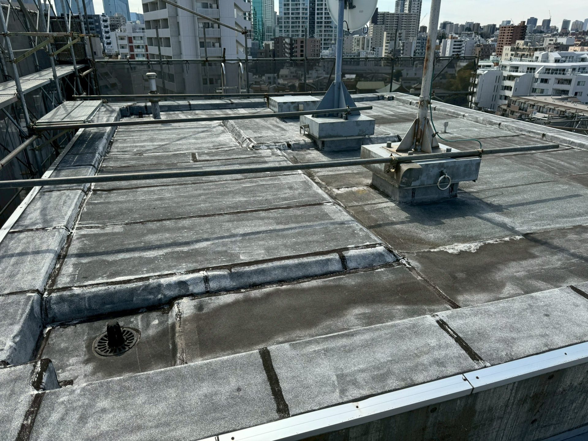 屋上　アスファルトシート防水工事　施工前