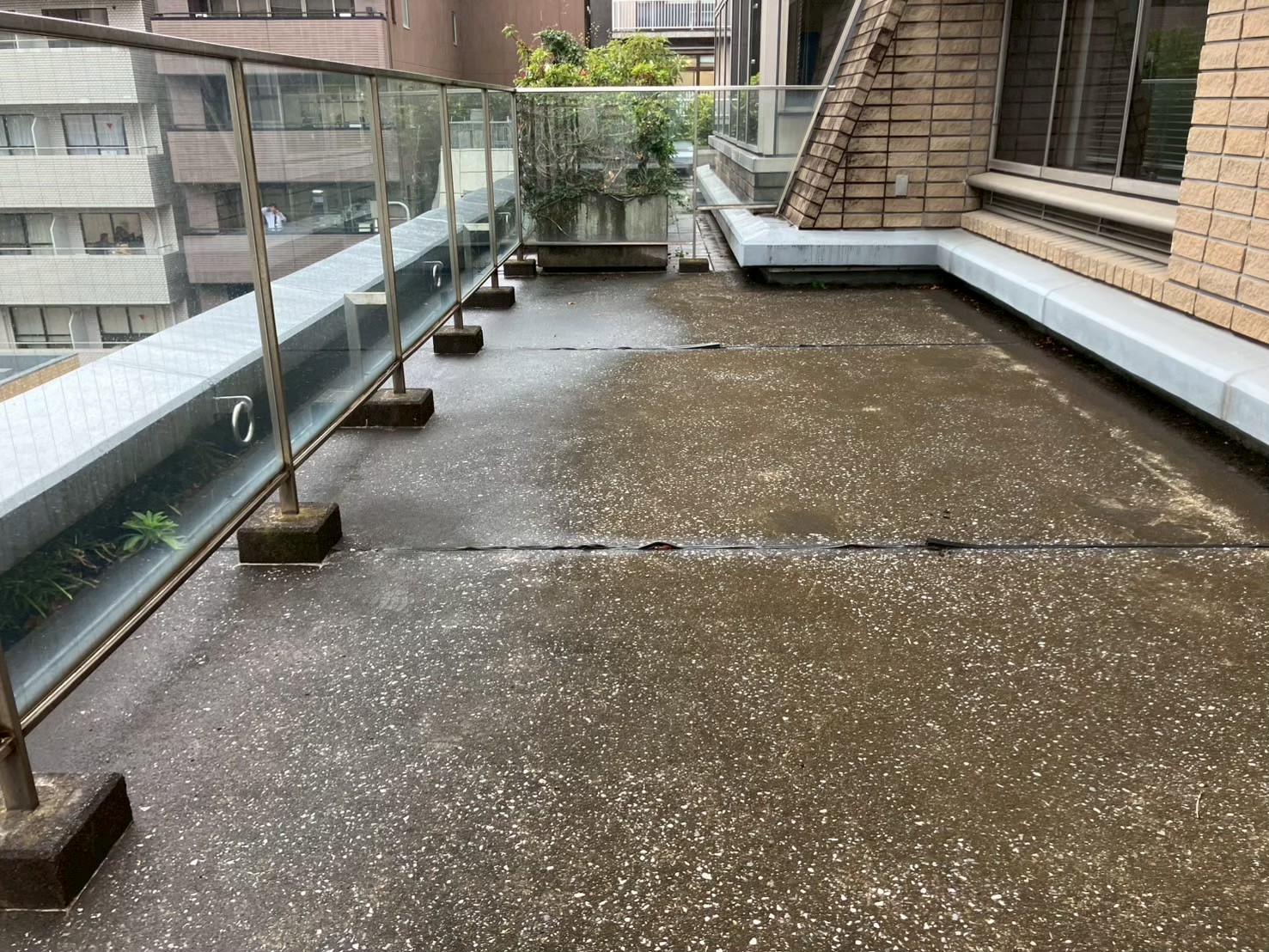 ルーフバルコニー　ウレタン防水工事　施工前