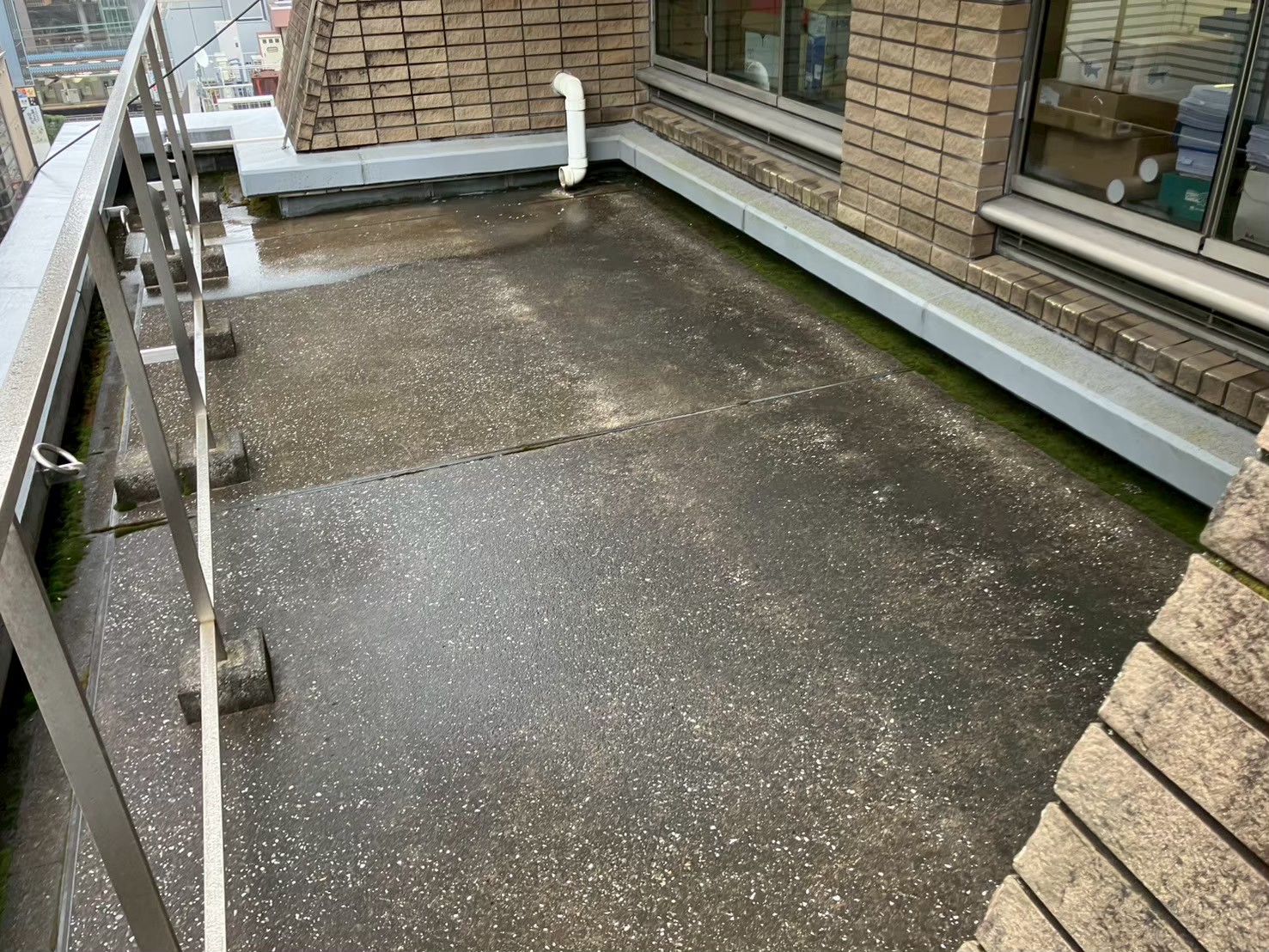 ルーフバルコニー　ウレタン防水工事　施工前