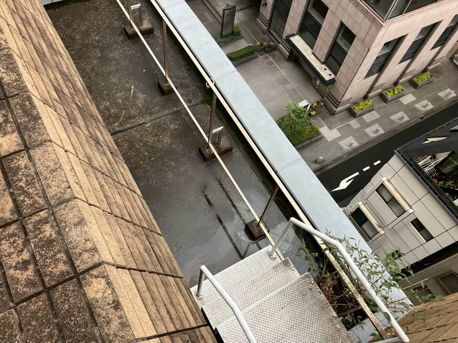 外壁　薬品洗浄工事　施工前