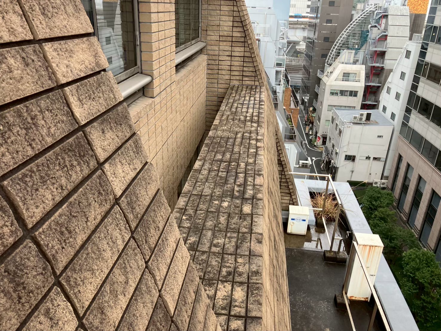 外壁　薬品洗浄工事　施工前