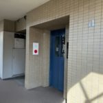 エレベーター　ダイノックシート工事　施工前