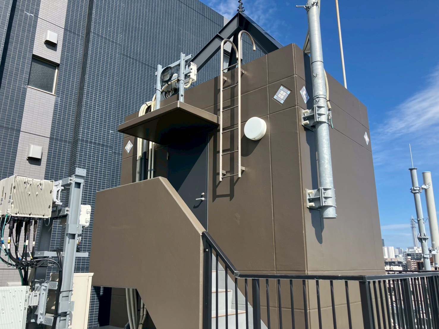 屋上　塗装工事　施工完了