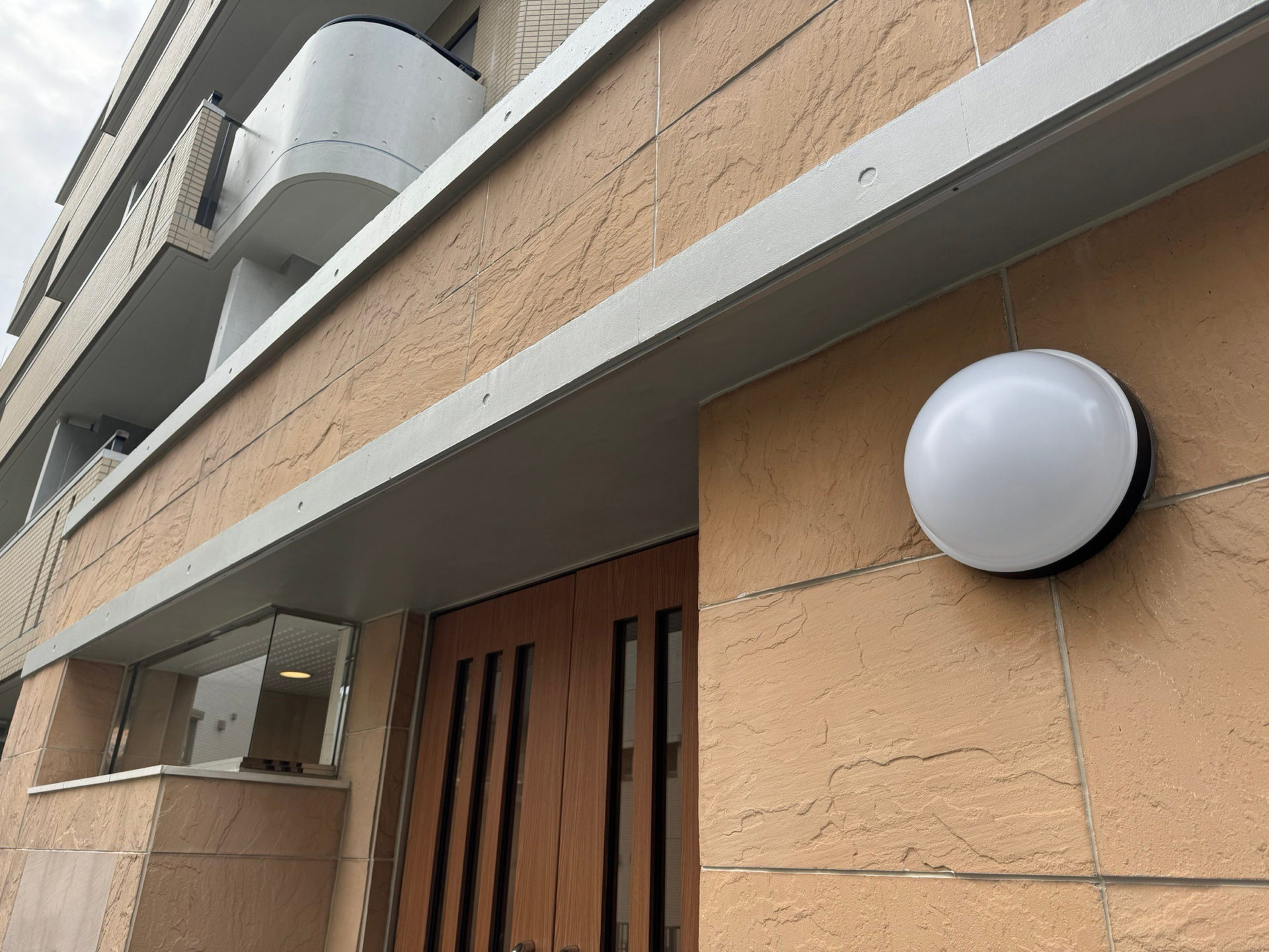 エントランス　薬品洗浄工事　施工完了