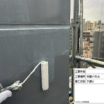 外壁パネル　塗装工事　下塗り