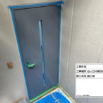 鉄扉　塗装施工前