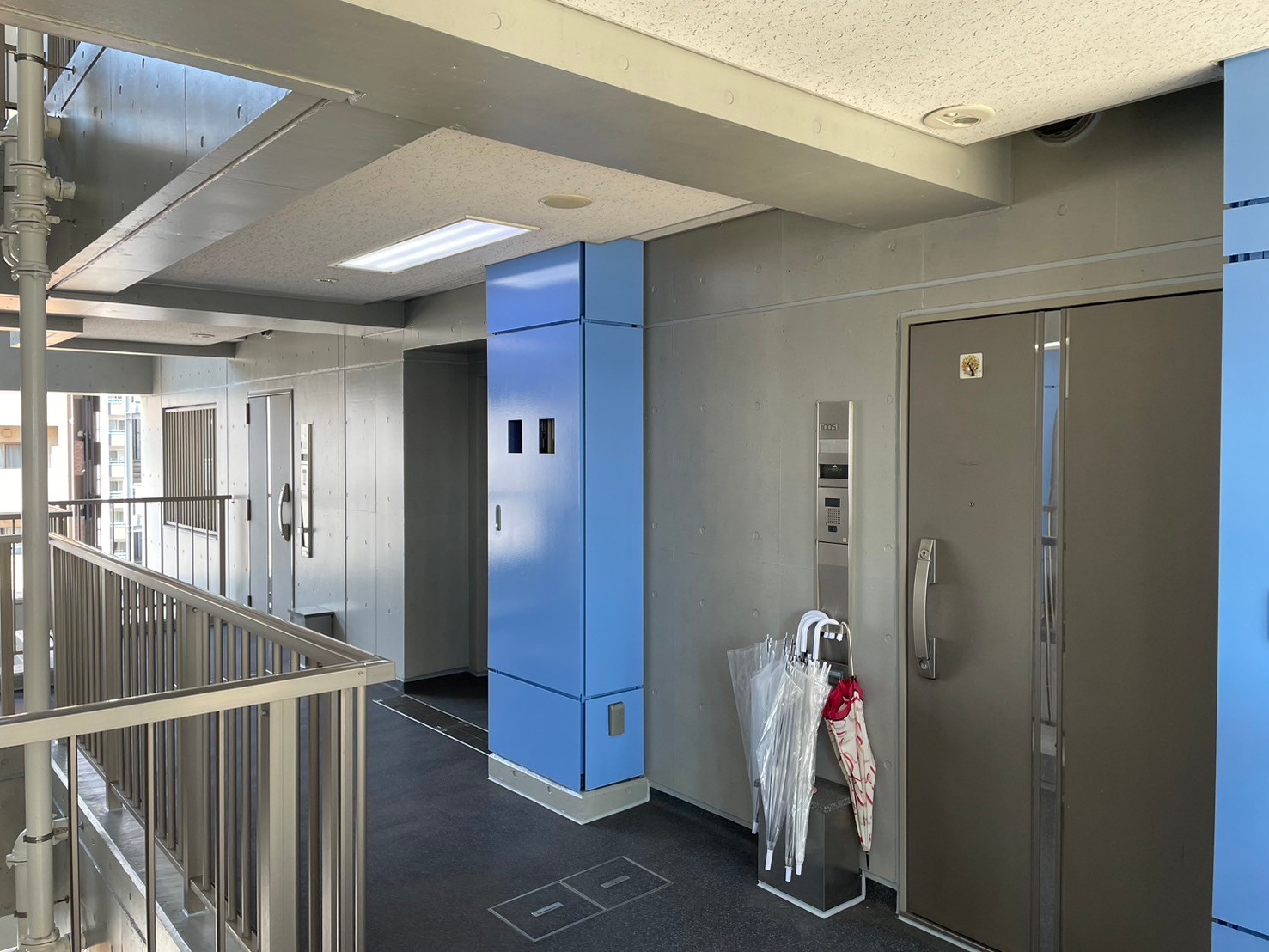 共用廊下　塗装工事　施工完了