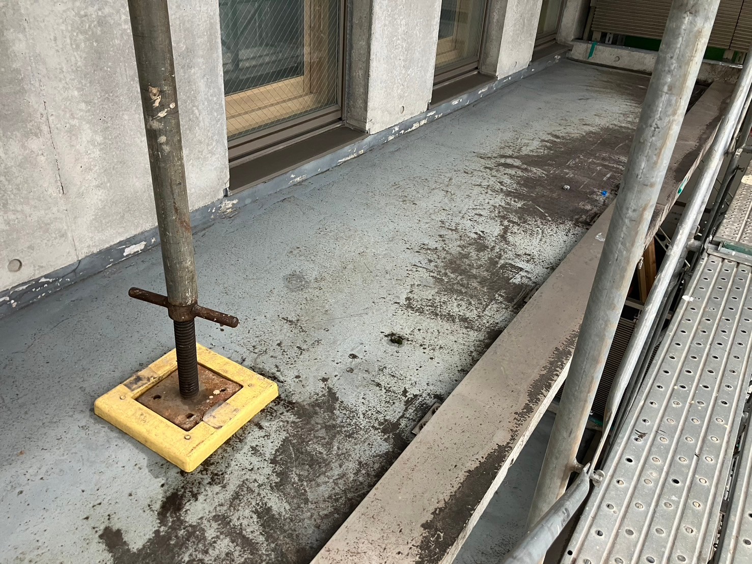 バルコニー　ウレタン防水工事　施工前