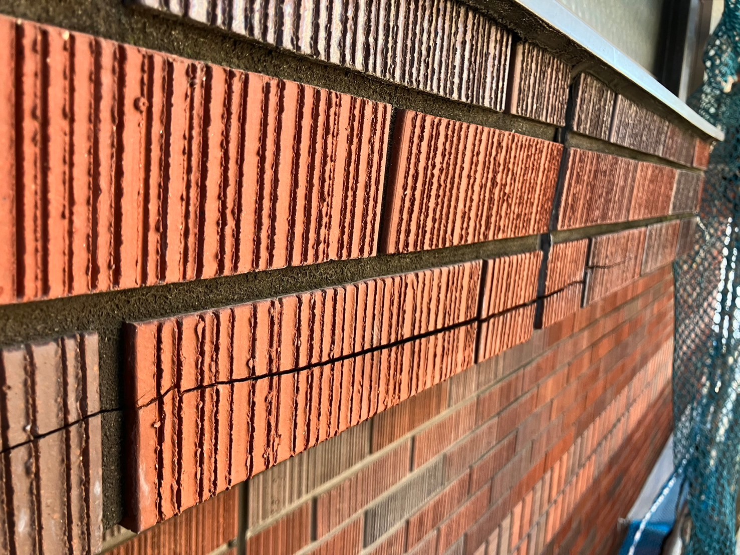 外壁　タイル貼替工事　施工前