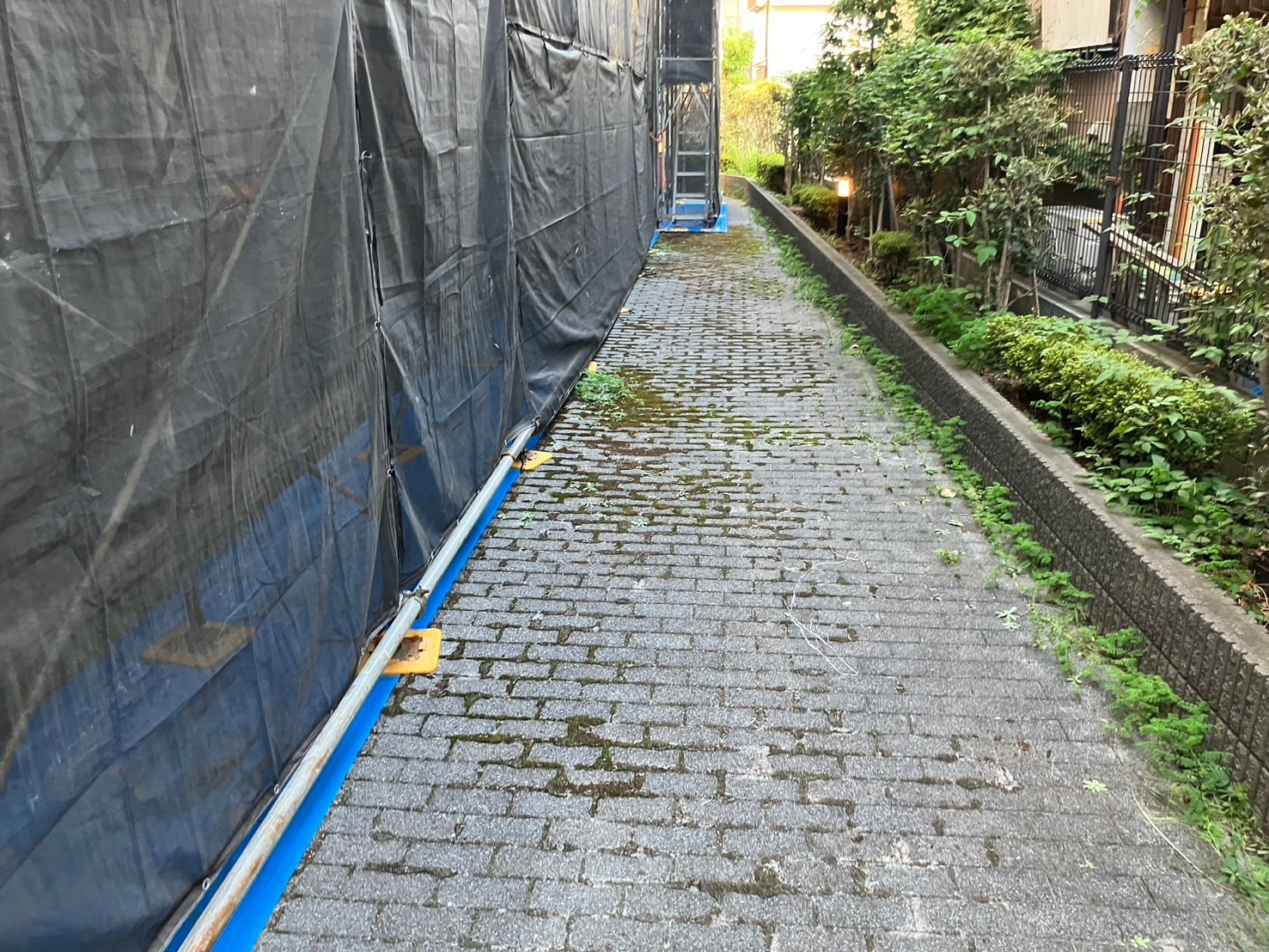 1階通路　洗浄工事　施工前