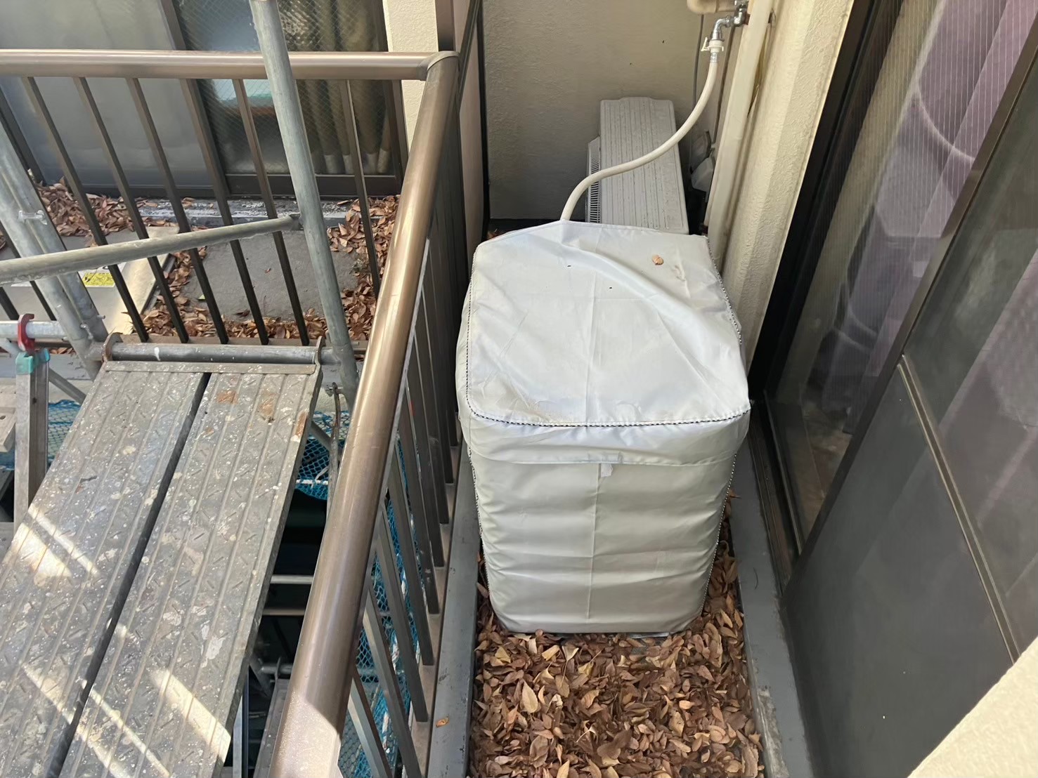 バルコニー防水工事　施工前