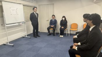 入社式　先輩社員