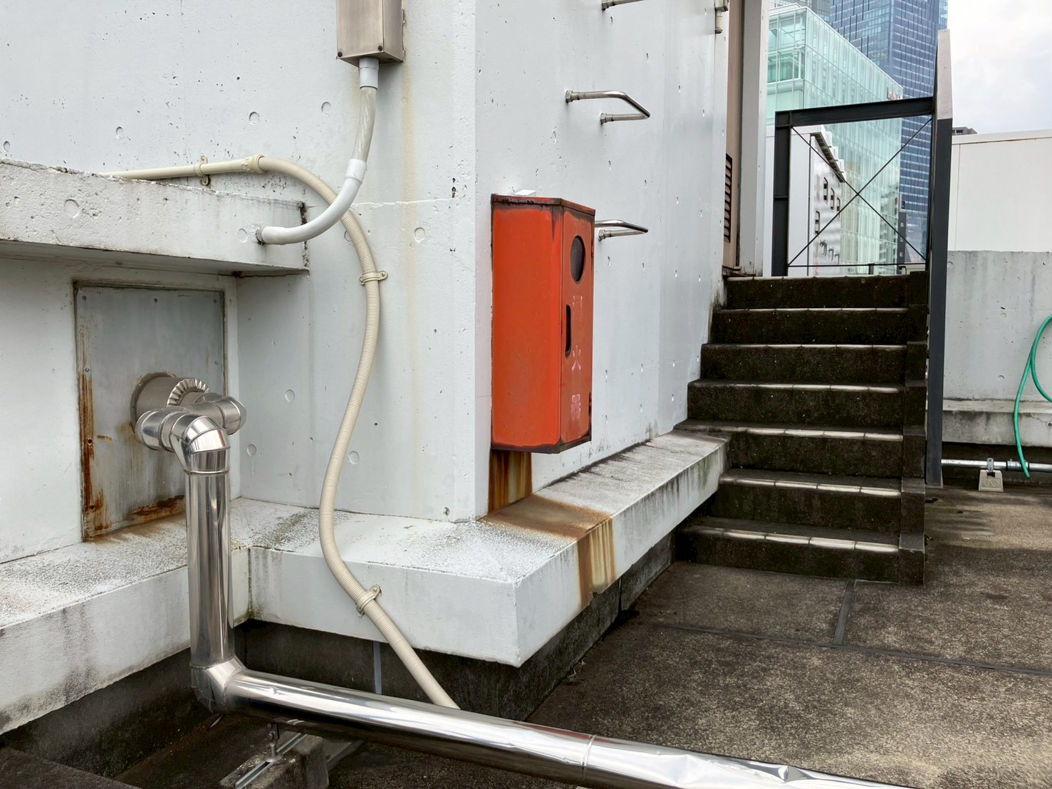 屋上　塔屋　防水工事　施工前