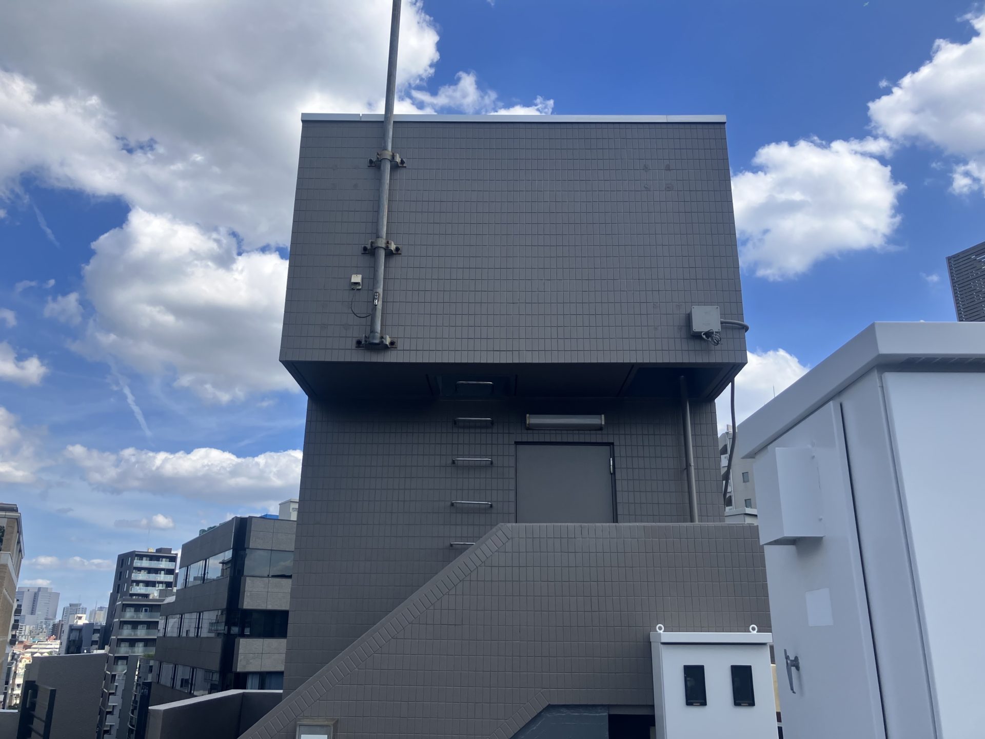 屋上看板撤去　施工完了