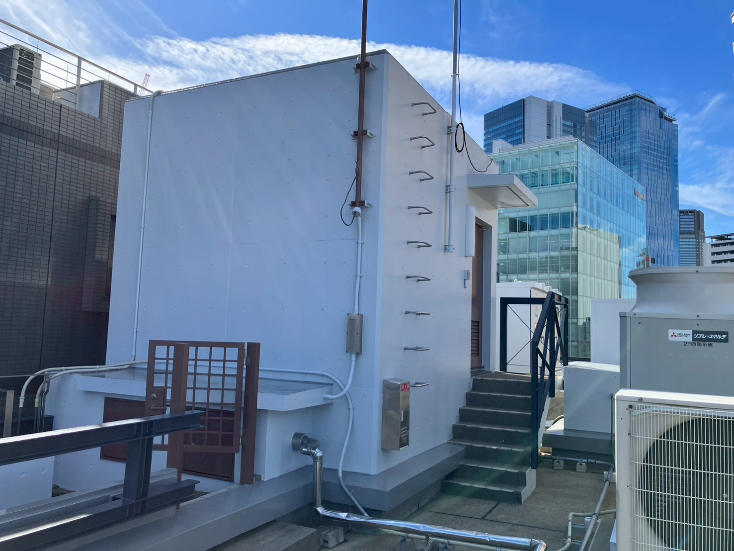 屋上　塔屋　塗装工事　施工完了