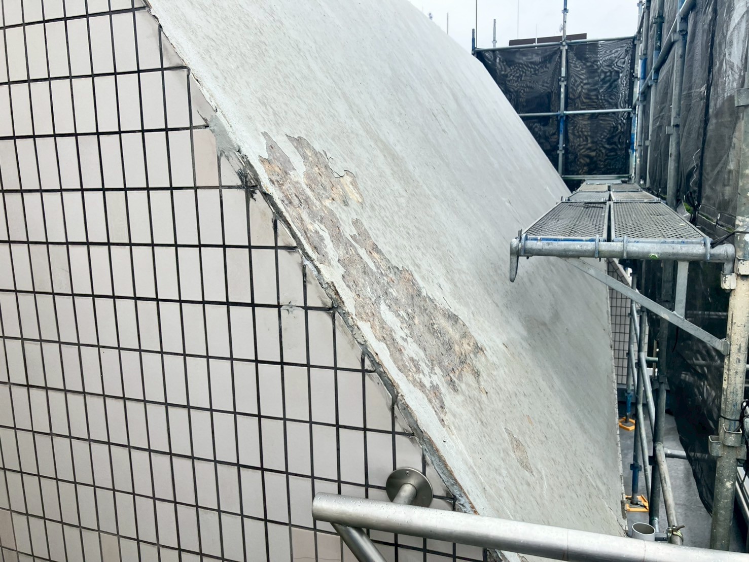 斜壁　防水工事　施工前